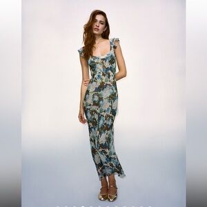 Realisation Par THE LILA in Blue Hydrangea Medium